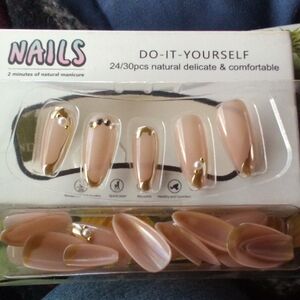 NIB! DIY Press-On Nails